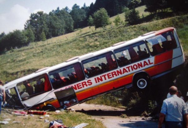 Более 20 человек пострадали в ДТП с автобусом в США